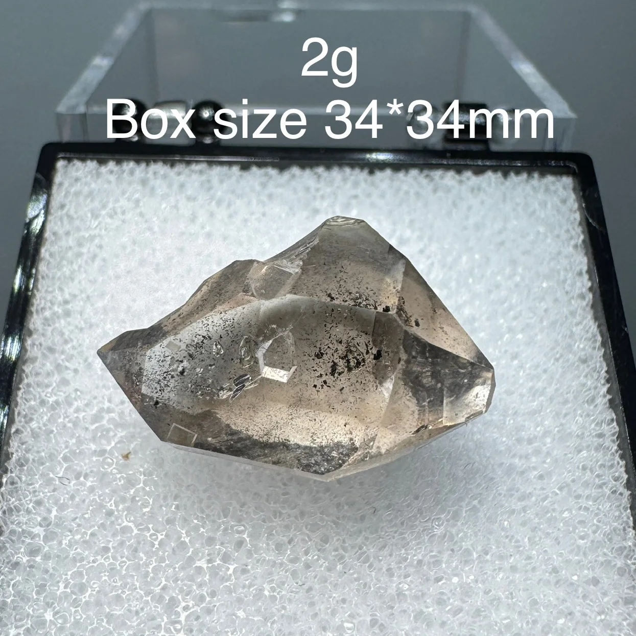 

Натуральный алмаз Herkimer с двойным наконечником