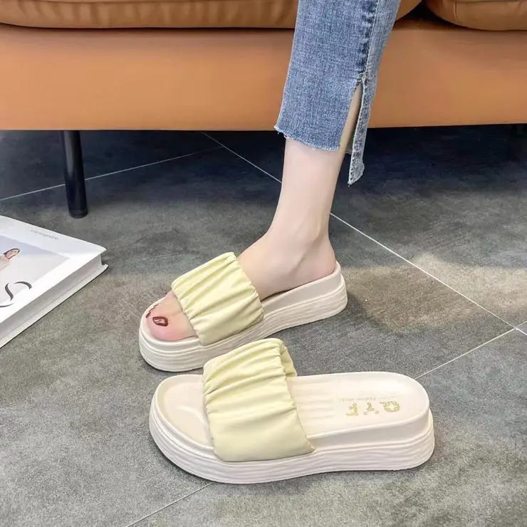 2022 Summer  New Brand Women Slipper Fashion Luxury Chain Flat Heel Ladies Elegant Outdoor Beach Casual Sandal Anti-slip Shoes