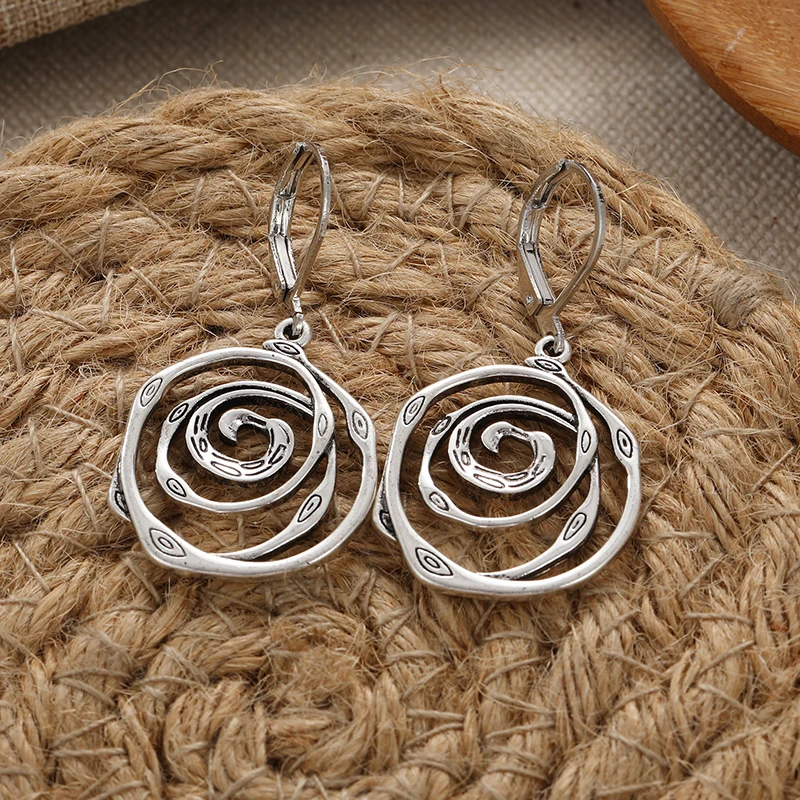Винтажные нежные спиральные серебряные серьги идеально подходят для
