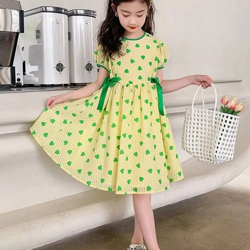 

Женское платье с цветочным принтом, с коротким рукавом