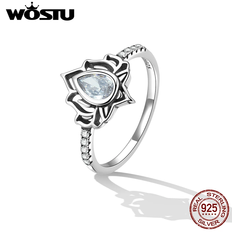 Женское кольцо из серебра 925 пробы с фианитом |