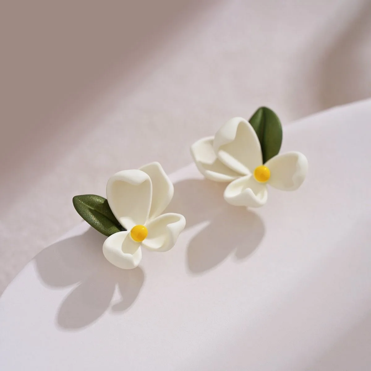 Fresh Green Tulip Pearl Earrings Simple Love Pearl Sweet Flowers Earrings  2023 Spring Summer Fine Versatile Women Jewelry Girl images - 6