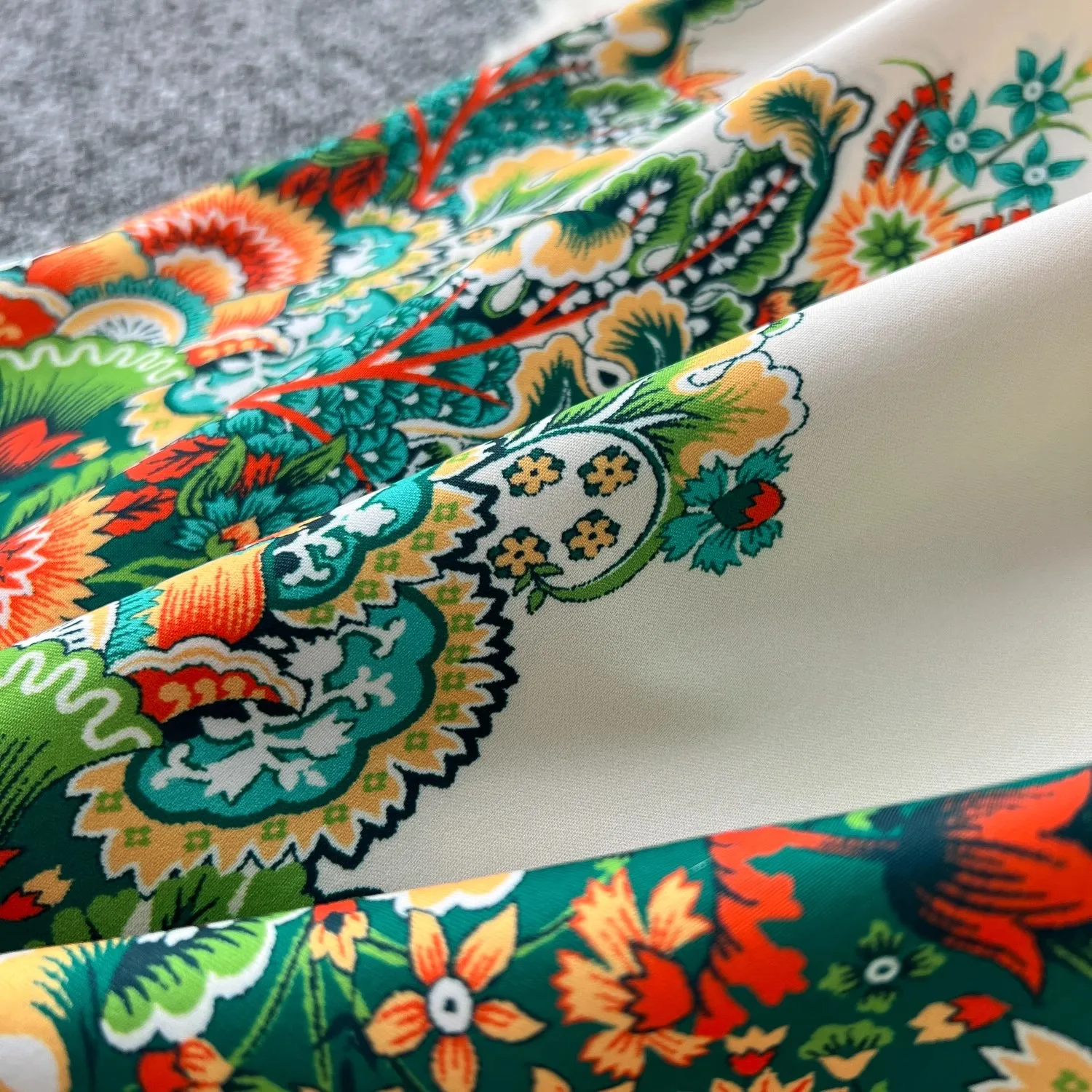 Женское богемное платье-макси с высоким воротником и рукавами-фонариками