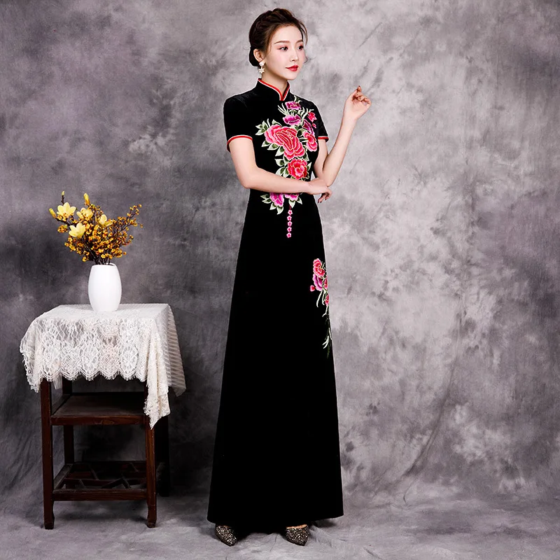 Embroidery Luxury Sequins Gorgeous Long Fork Satin Cheongsam Stage Show Dance Dress Elegant Sexy Slim Bodycon Qipao Fashion Gown