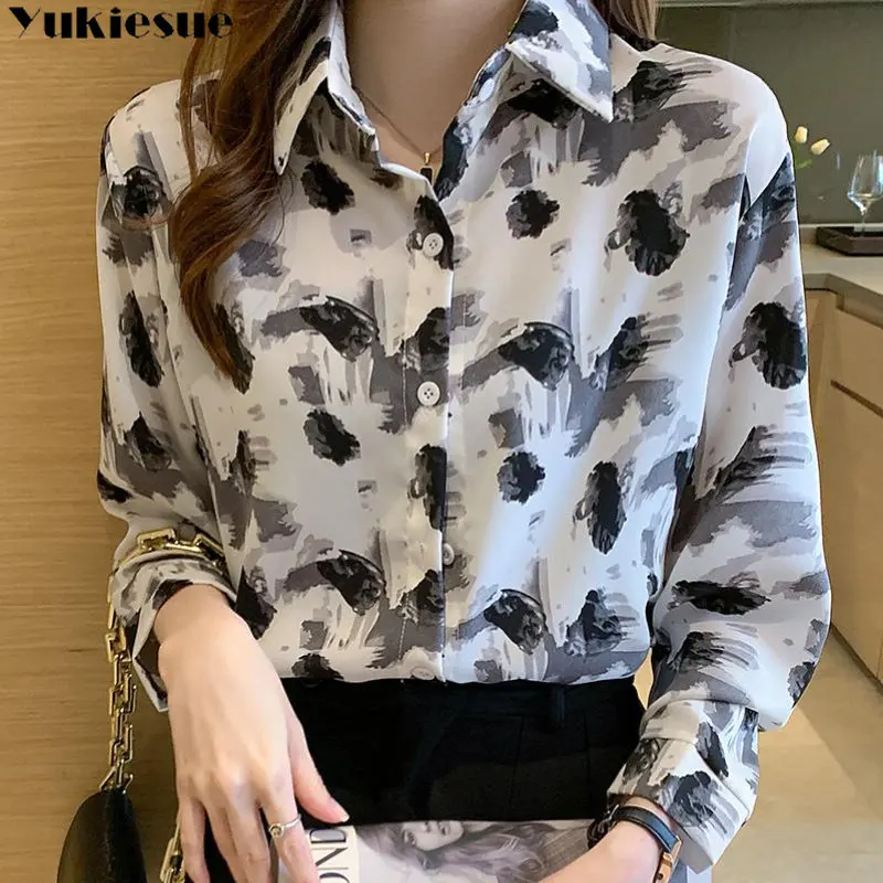 

Spring New Harajuku Fashion Printed Shirts Leopard Pattern Port Hongkong Style Top Shirt Loose Versatile Vintage Advanced Sense