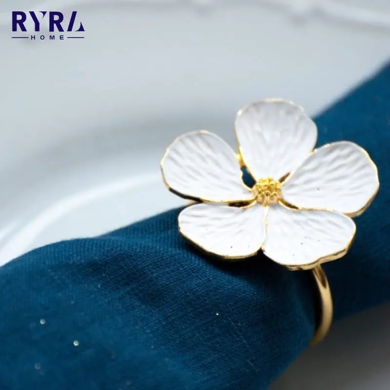 

5*5cm Alloy Metal Napkin Rings Creative Plum Bossom Napkin Holder Wedding Towel Rings Plum Buckle Ring Paper Table Decoration