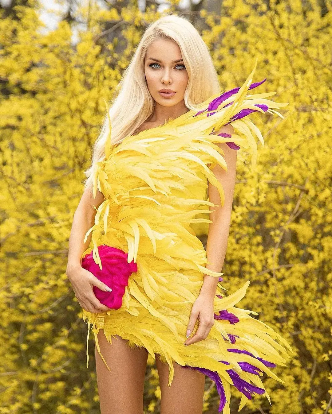 

High Quality Summer Women Sexy One Shoulder Yellow Feather Mini Bandage Dress Bodycon Fashion Party Club Dress Vestidos