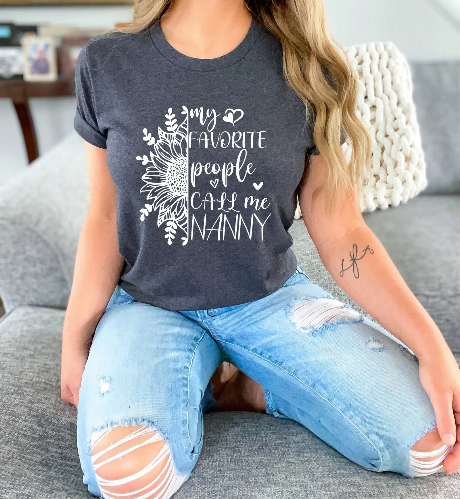 Футболка Найня Життя Бабушка на день рождения Мои любимые люди зовут меня День