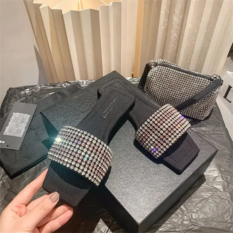 

King Rhinestone Flat Slippers 2023 Summer New Square Head Flat Flip-flops Female Wearing Beach All Match
