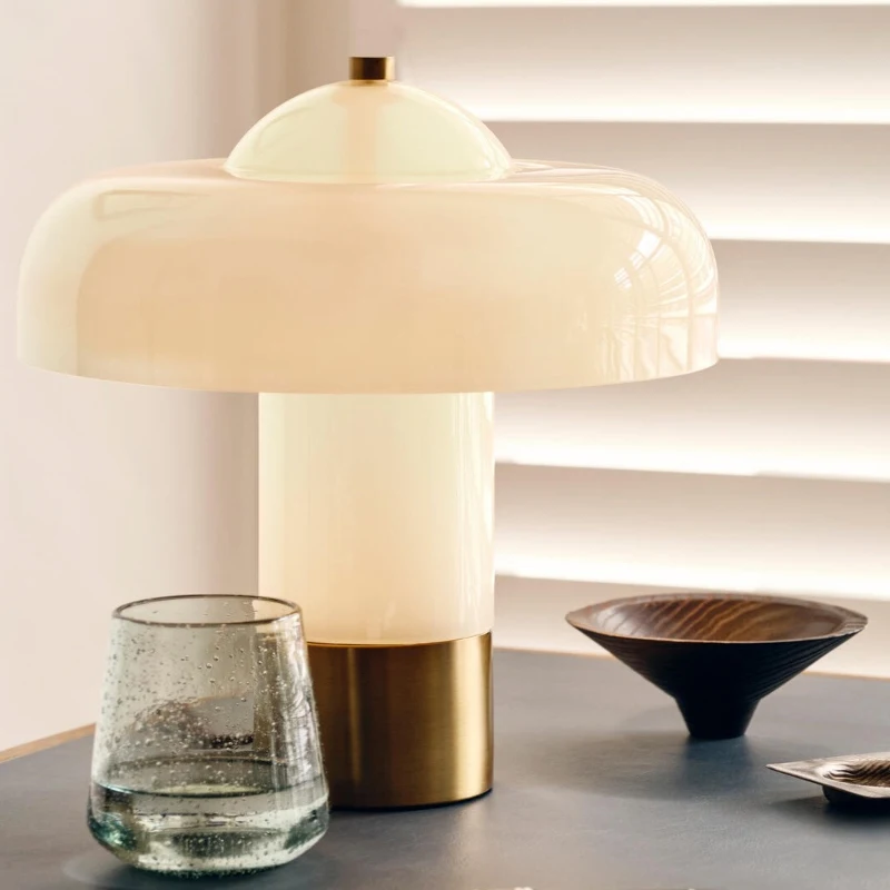 Настольная лампа Giovanni средневековая настольная винтажная дизайнерская модель