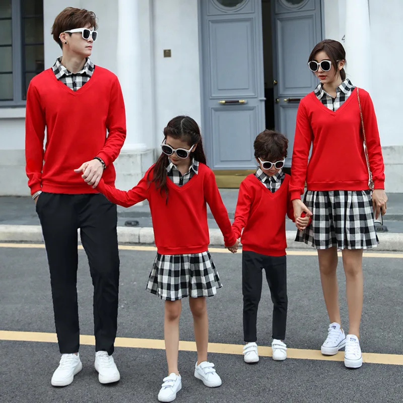 

Одинаковые наряды для семьи на весну и осень, модное красное платье из двух частей для мамы и дочки, свитшот для папы и сына, Одинаковая одежда для пар