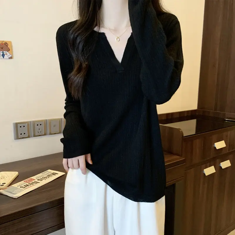 Дизайн женской одежды чувствуется похудение. Этот вязаный свитер для живота