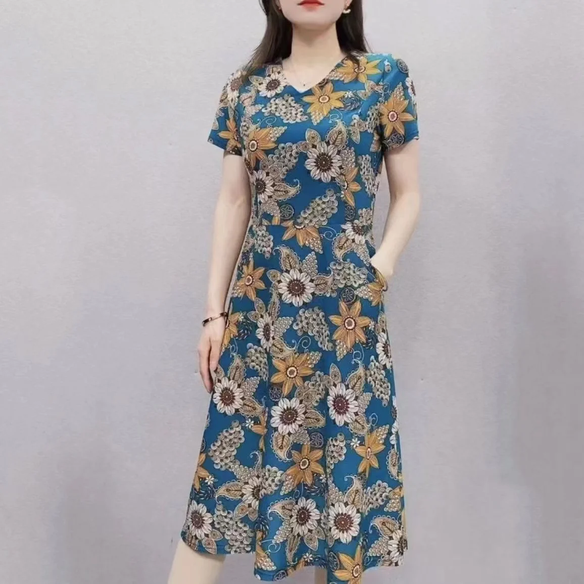 

PO8 Mom's Summer Dress 2023 New Fashionable Middle aged Women's Spring/Summer Thin Fashion 3/4 Sleeve Fragmented Flower Skirt