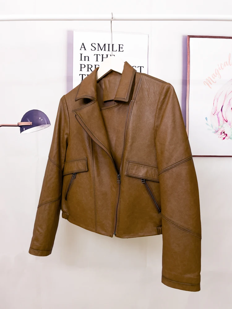 Рисунок 2 - Женская короткая куртка из натуральной овечьей кожи