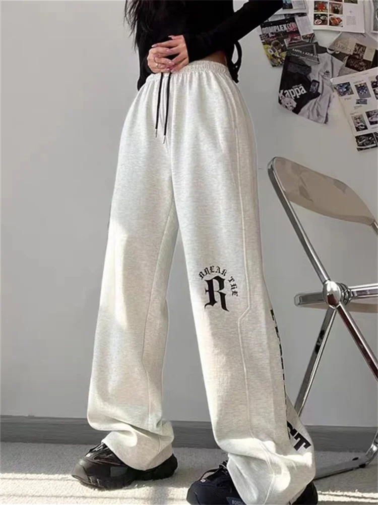 

Корейские модные серые тренировочные штаны QWEEK, женские спортивные брюки большого размера в стиле хип-хоп, базовые спортивные штаны для жен...
