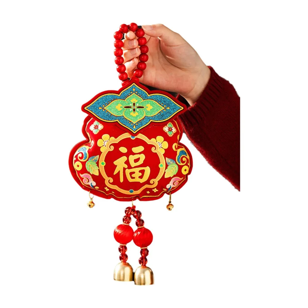 

Новогодний подвесной кулон красный