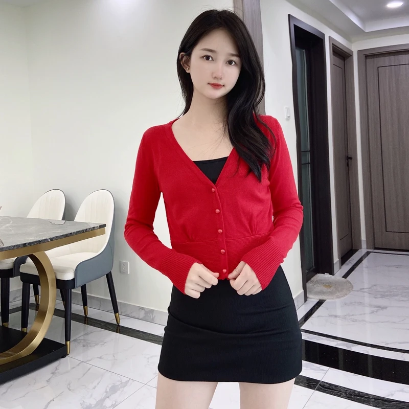 Женский кардиган на пуговицах с V-образным вырезом цвет в ассортименте