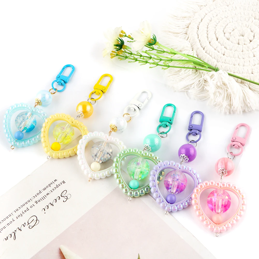 1 шт. кольцо-брелок с акриловыми бусинами в форме сердца