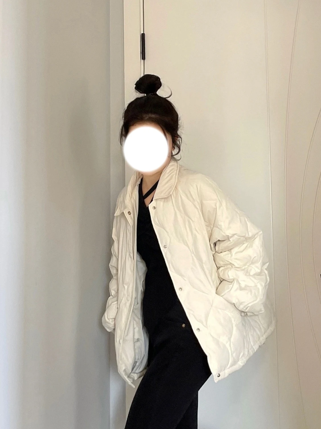 Осень-зима 2024 новый легкий пуховик женский белый утиный пух с короткими