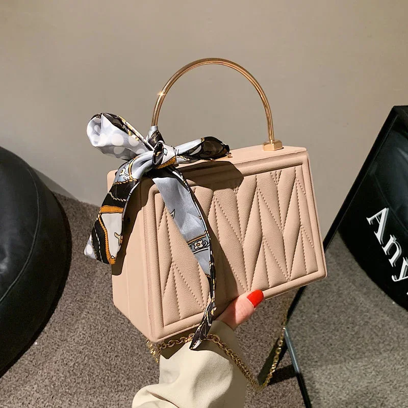 

Women's padded bags, metal handbags with tape, handbags and side pockets