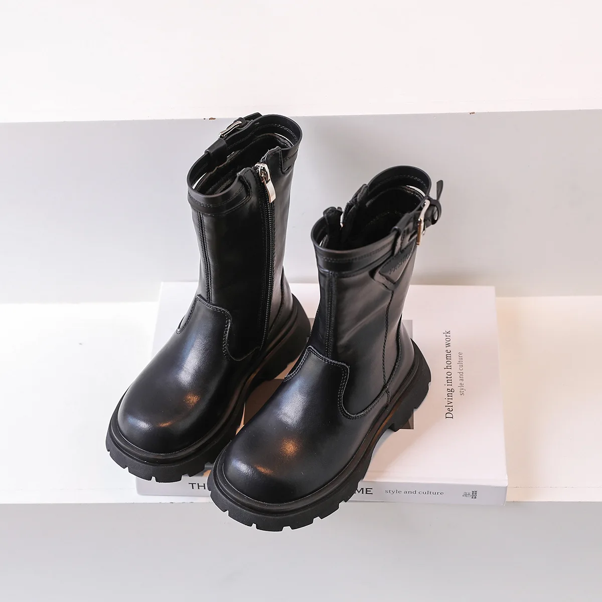 

Girl's Round Toe Patent Leather Fashion Thick Bottom Anti-Skid Fleece Warm Keeping Winter Dressing Boots Ankle Boots