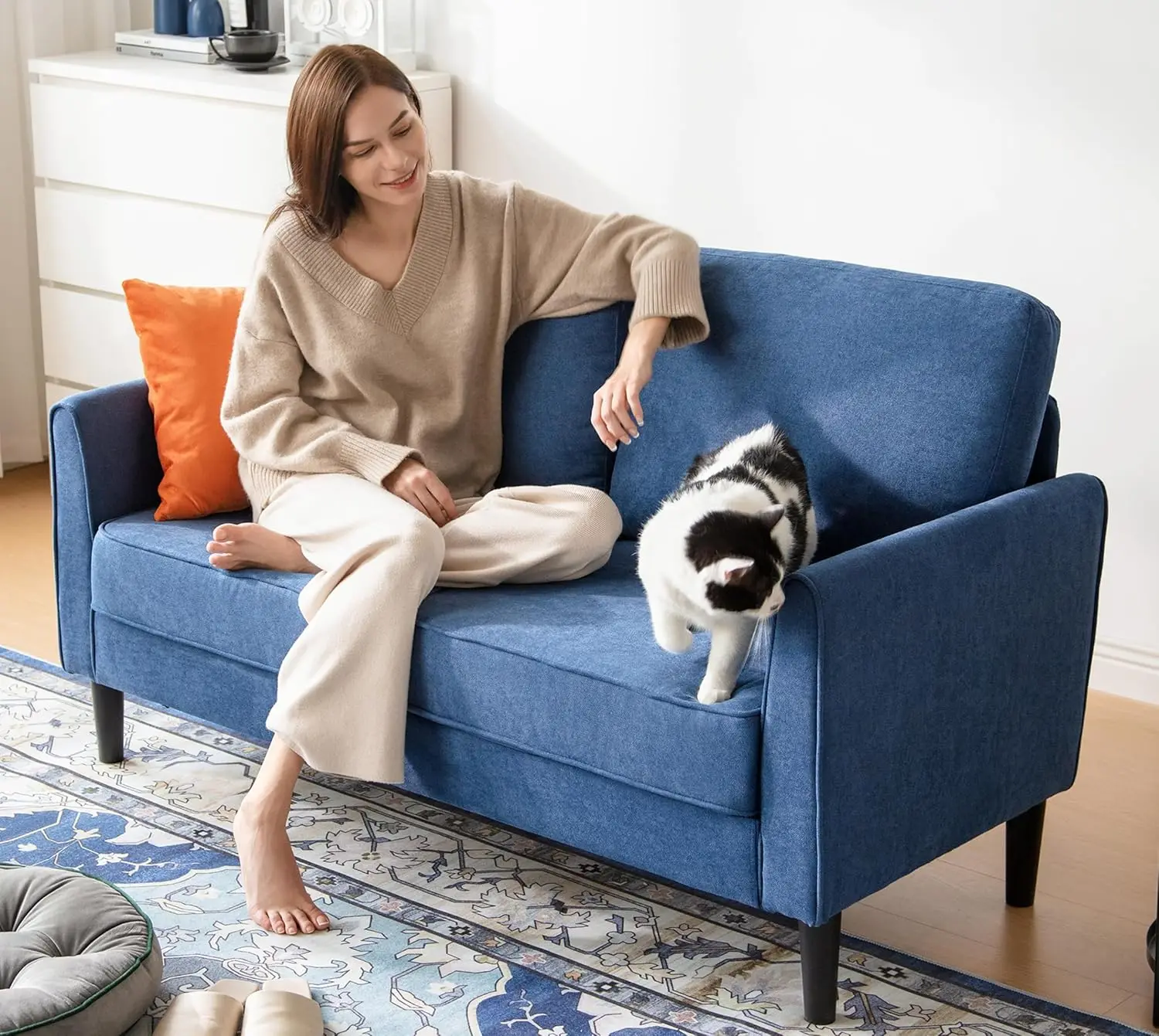 58-дюймовый двухместный диван небольшой современный удобный для спальни и