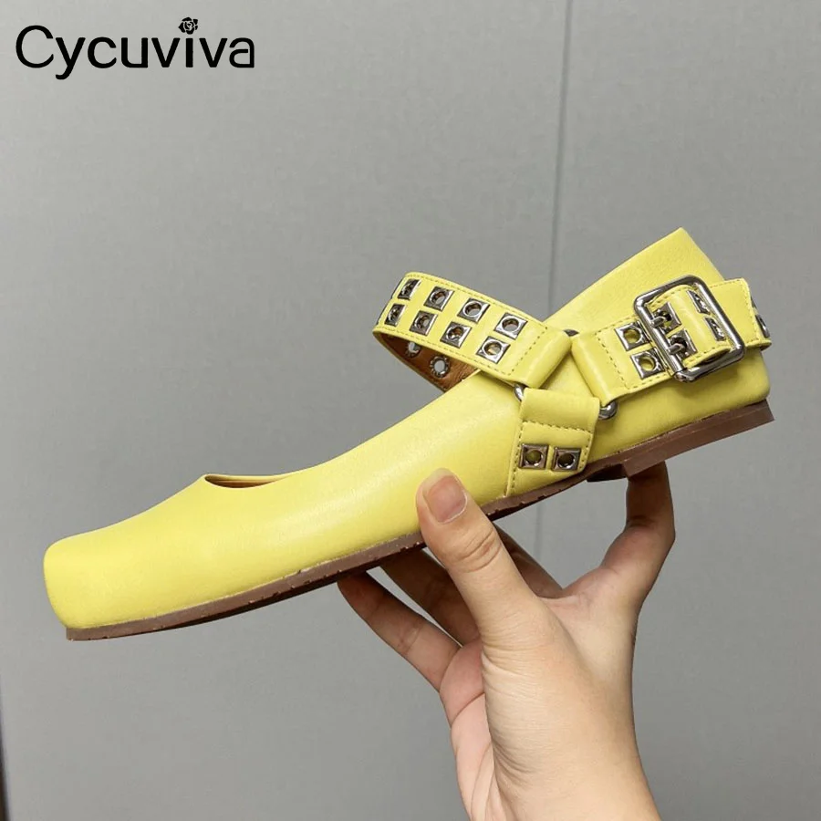 Женские туфли на плоской подошве с квадратным носком