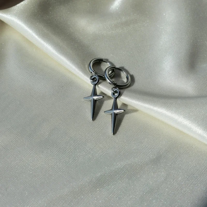 Серьги Y2K | Протиаллергенные авангардные серьги Star Cross без бронирования