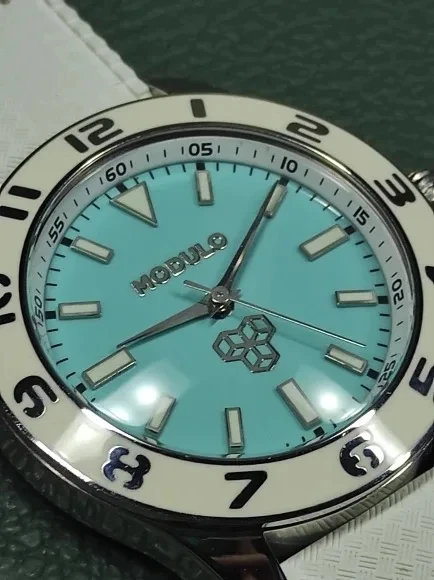 Металлические наклейки на заказ