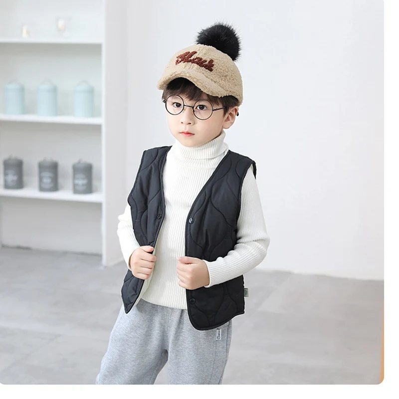 Жилет детский зимний в горошек ярких цветов на возраст от 18 месяцев до 7 лет