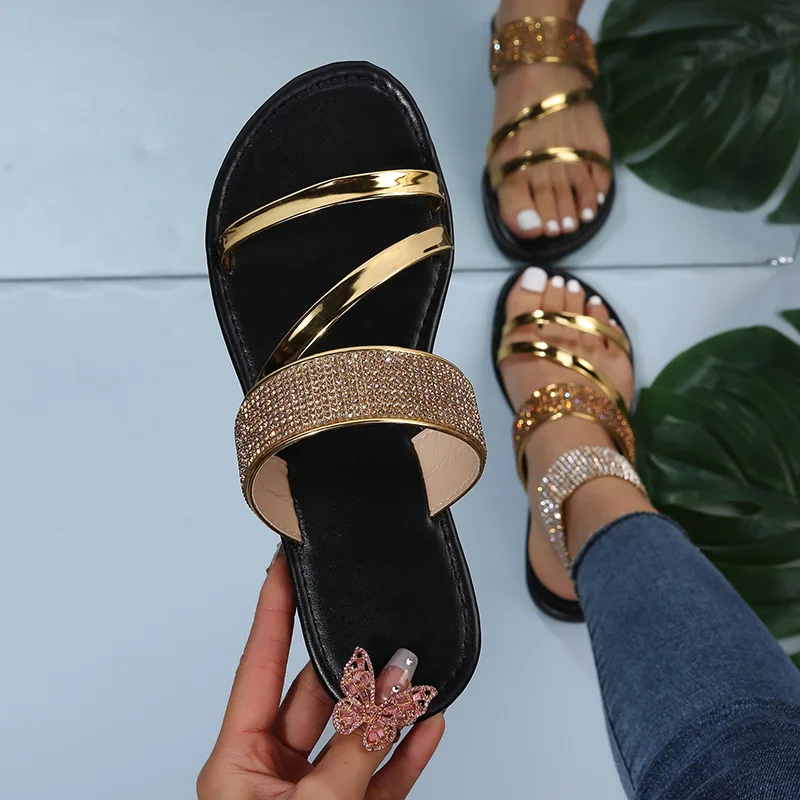 

2023 Summer New Women's Fashion Gold Silver Patent Leather Flat Heel Sandals Bling Rhinestone Narrow Band Beach Casual Slippers