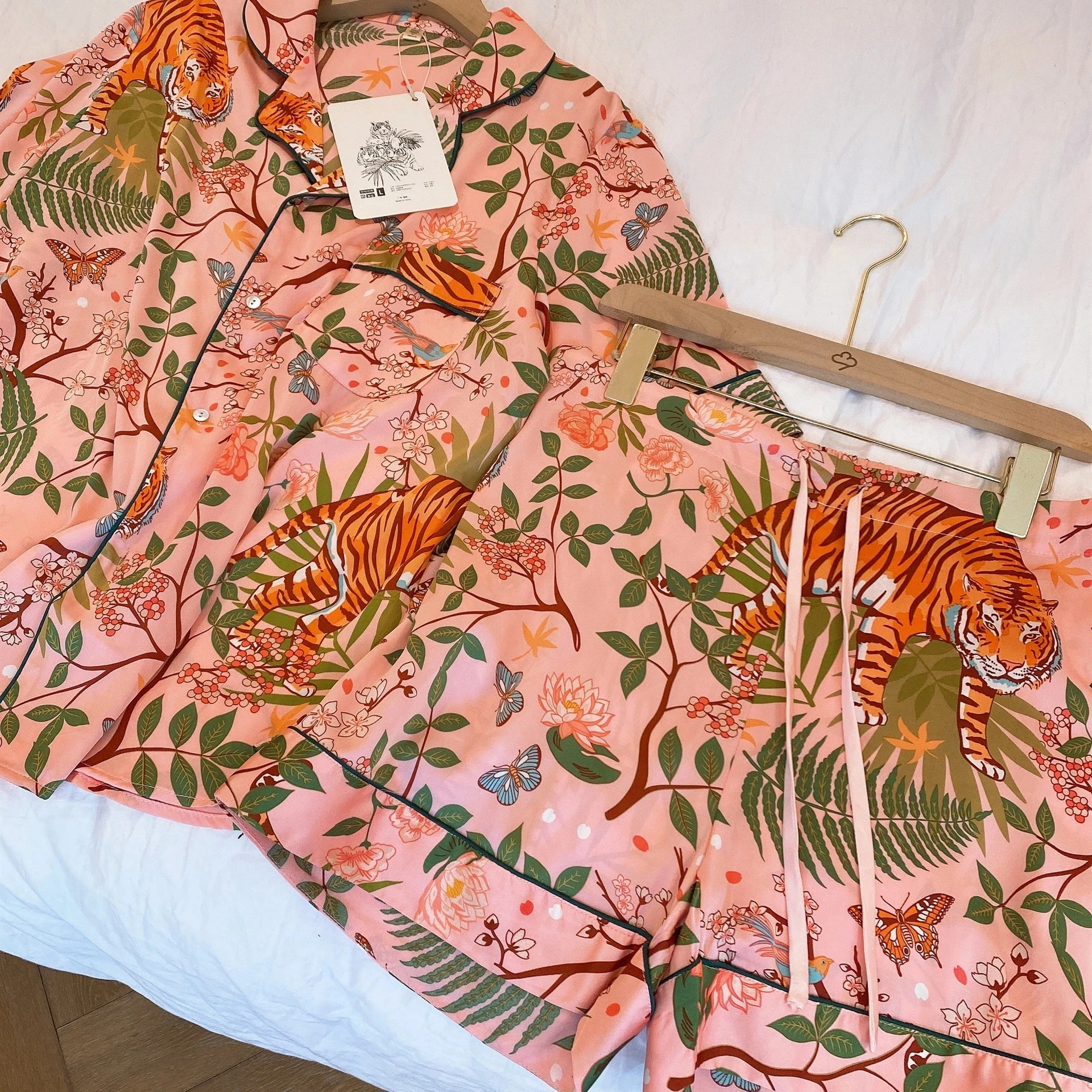 Cute Print Women Pajamas Sets Autumn Long Sleeve Silk Sleepwear Pink Pijama Mujer Female Nightsuit Satin Home Clothes