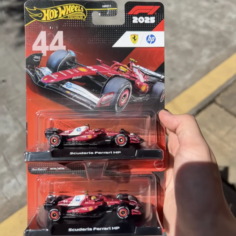 Фото Коллекционная модель гоночного автомобиля Hot Wheels Premium HRV11 F1 2025 года: Ferrari, Mercedes, Red Bull, Haas, Hamilton. Миниатюрная модель из сплава для фанатов Формулы-1. №1