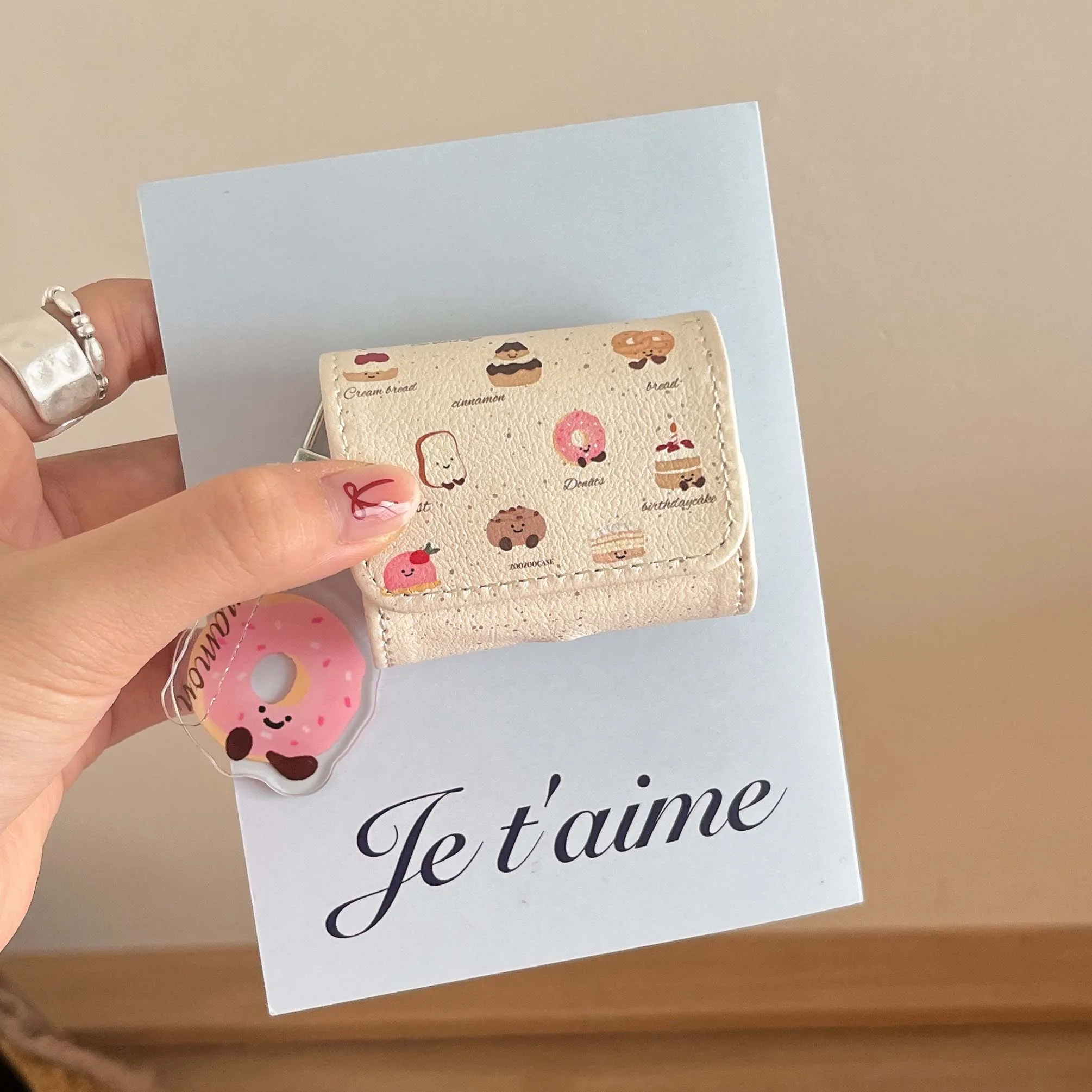 Кожаный чехол для наушников с подвеской в виде пончика Apple Airpods 4 3 Pro 2 1