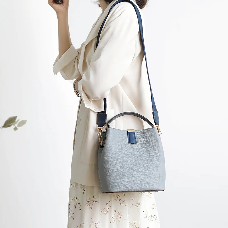 

Новинка 2022 сумка-мешок из натуральной кожи Верхний слой из воловьей кожи Модная трендовая универсальная сумка-мессенджер на одно плечо ручная женская сумка-кошелек