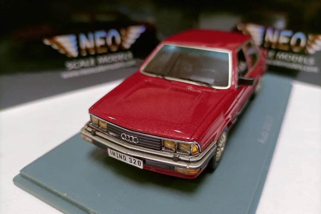 

Neo 1:43 для Audi 200 5T Седан 1980 красный ограниченный выпуск имитация каучукового сплава статическая модель автомобиля игрушка подарок