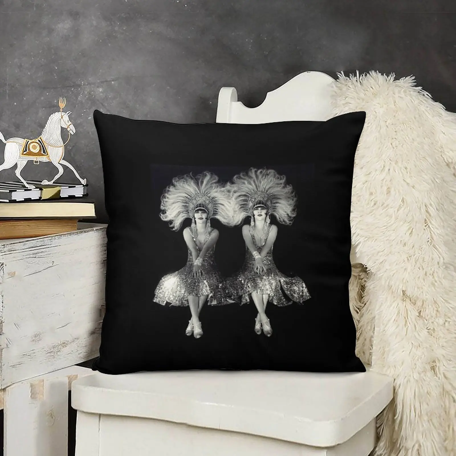 Декоративная подушка на заказ диванная для фотосъемки