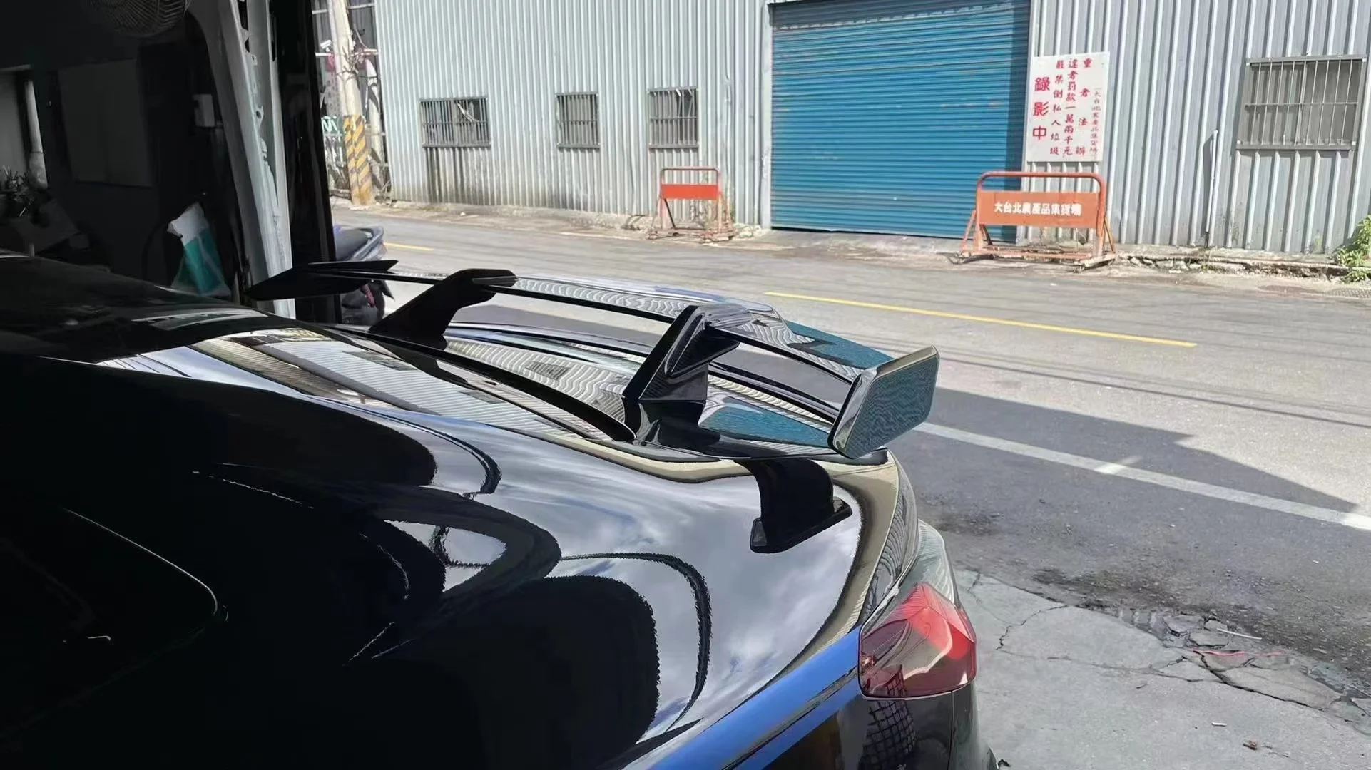 Однопалубный Автомобильный задний спойлер крыло по самой низкой цене Novitec