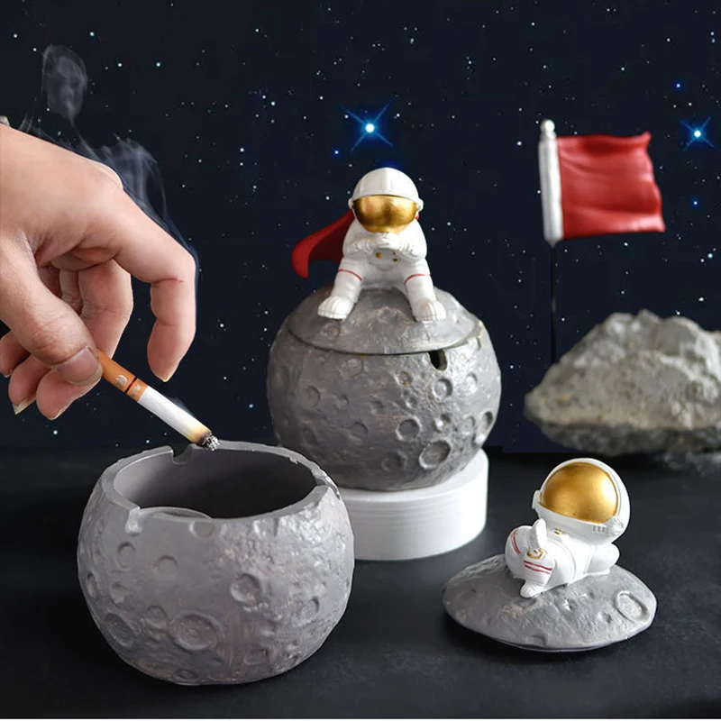 

Nordic Astronaut Figurines Resin Sculpture Home Decoration Miniatures Table Ornament Cosmonaut Figure Decorative Spaceman Statue