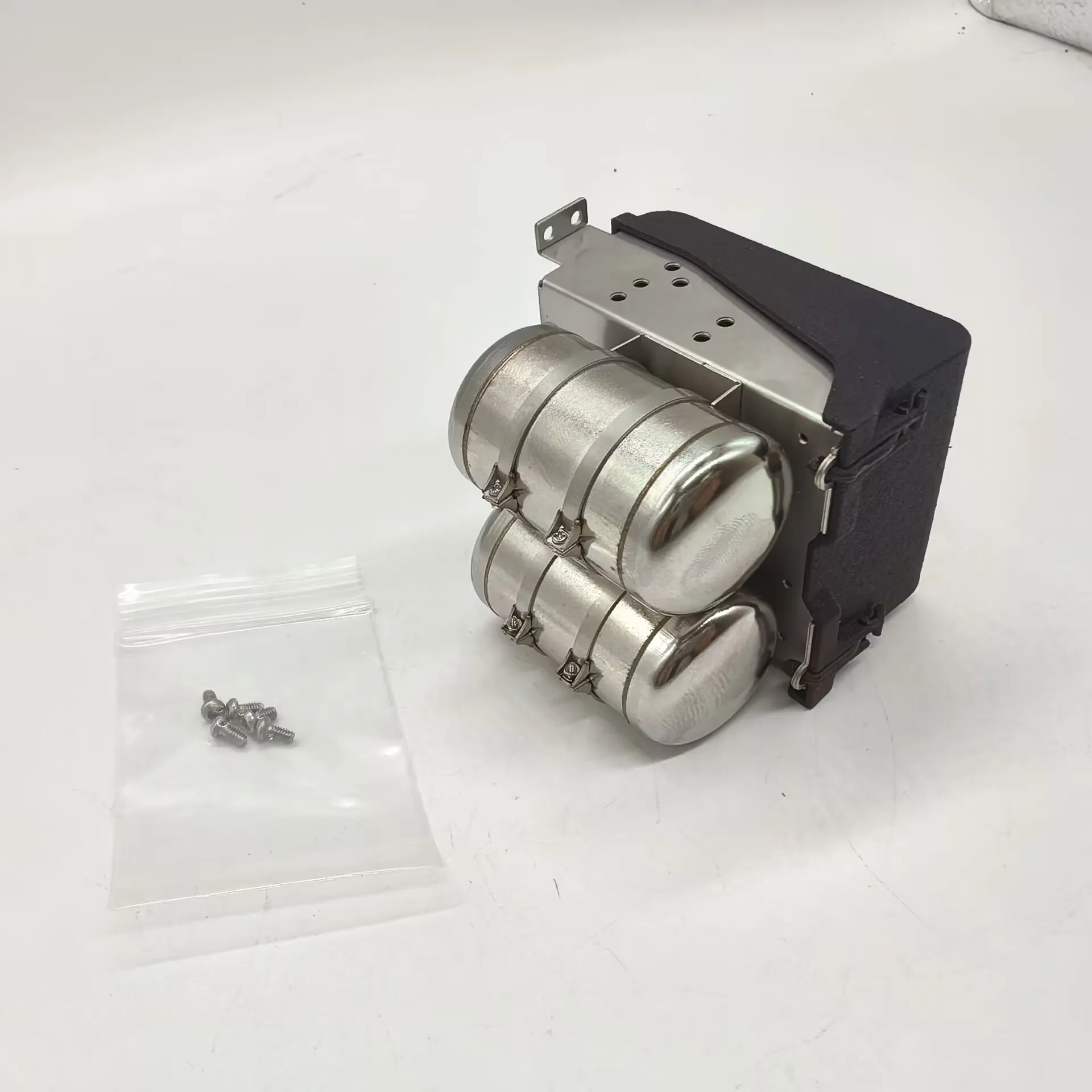 Фото Модель Scaleclub для Tamiya для Scania 1/14 R620 R470, аккумуляторная коробка, воздушный бак, аксессуары для авто, подходит для конкретных групп, сделай сам №2