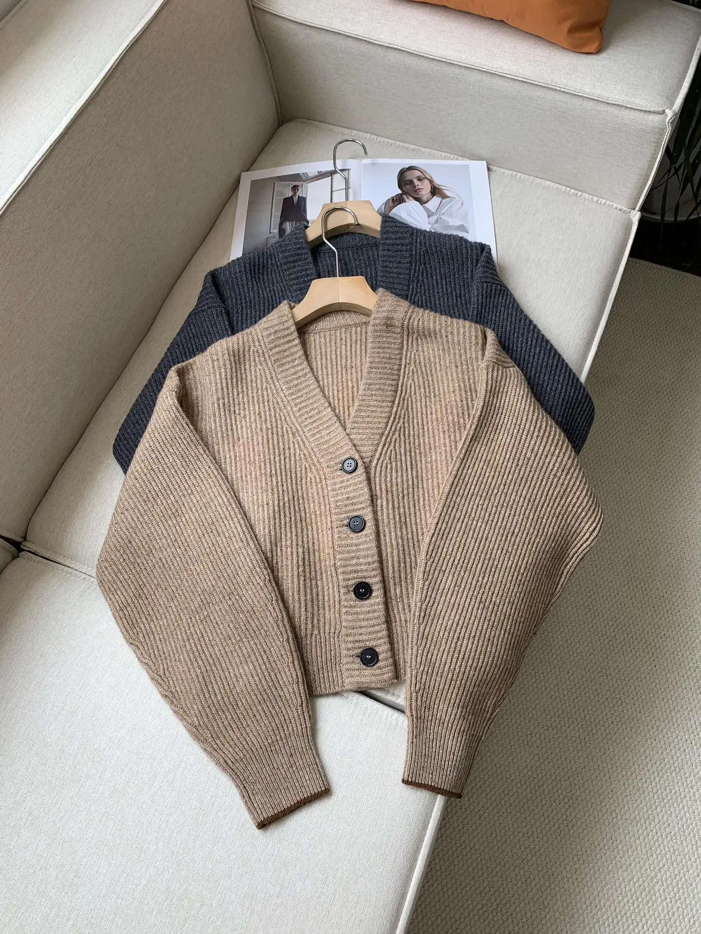 Женский Осенний 2024 кашемировый кардиган с V-образным вырезом и блестками женский