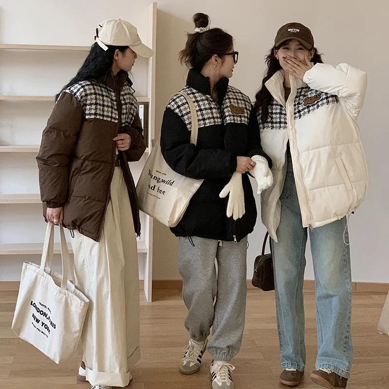 

Новинка зимнее хлопковое утепленное пальто пары плюс модное пальто с небольшим запахом и шахматной панелью