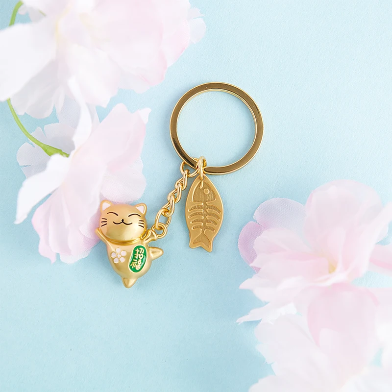 

Cute Anime Lucky Cat Keychain Kawaii Maneki Neko Trinkets Alloy Accessory Car Bag Pendant Key Chain Pray Golden Keyfob Pendent