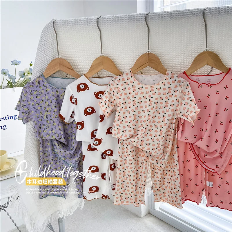 

Girls loungewear baby girl ice silk floral top summer children's short-sleeved cropped pants pajamas 2-piece set girl clothes