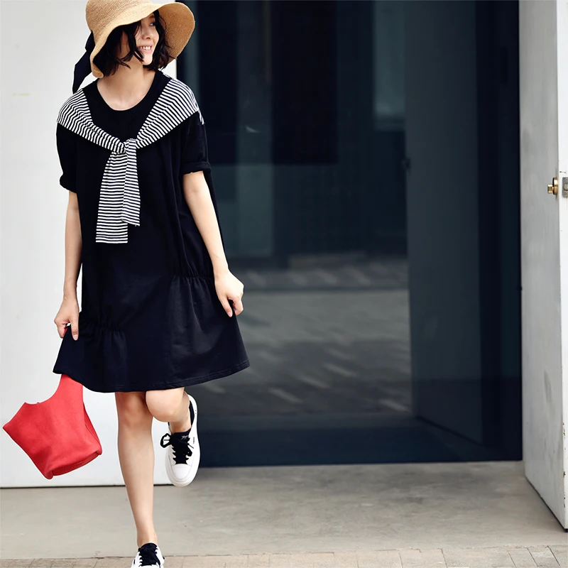 Платье миди в полоску с круглым вырезом и короткими рукавами MICOCO Q2203C | Женская
