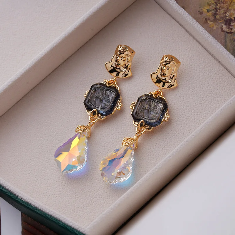 Рисунок 3 - Винтажные висячие серьги из натурального камня