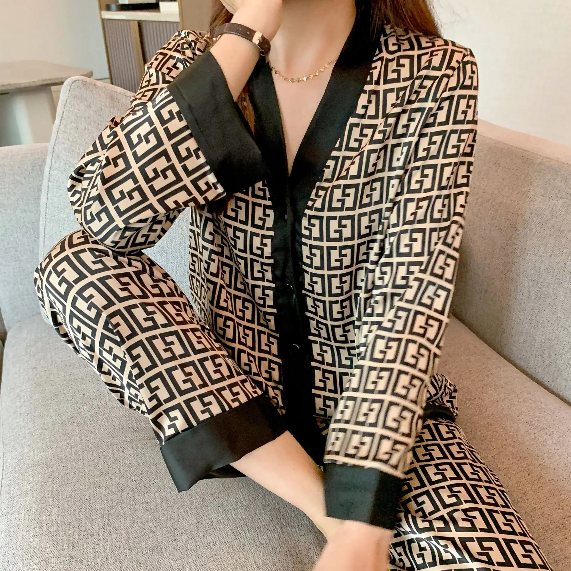 Women's Pajamas Set V Neck Design Luxury Cross Letter Print Sleepwear Silk Like Home Clothes XXXL Large Size Nightwear