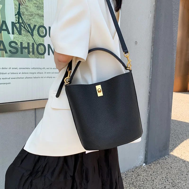 New Large-capacity Leather Versatile Bucket Bag Top Layer Cowhide Casual Handbag Minimalist Luxury Commuter Shoulder Bag