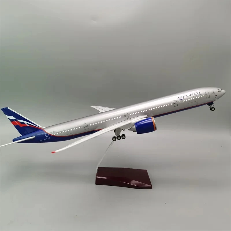 

Модель самолета B777 Air Airlines 1:157 со светом