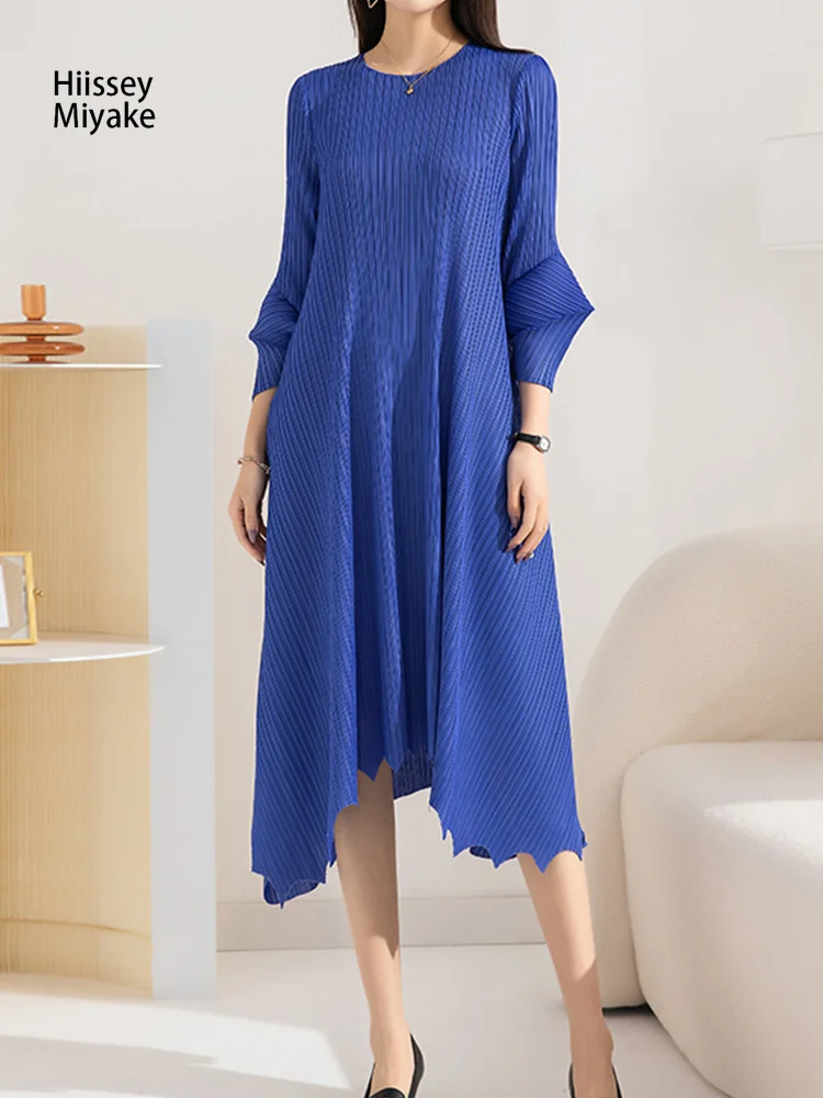 

HiIssey Miyake Fashion Design 2023 Spring Women Irregular Solid Color Pleated Round Neck Nine-quarter Sleeve Commuter Dresses